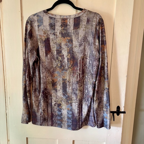 Abstract Print Long Sleeve Top - Picture 2 of 5